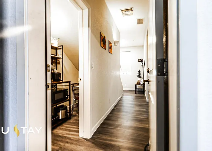 Downtown Mesa, Ground-floor Room, Night Security *