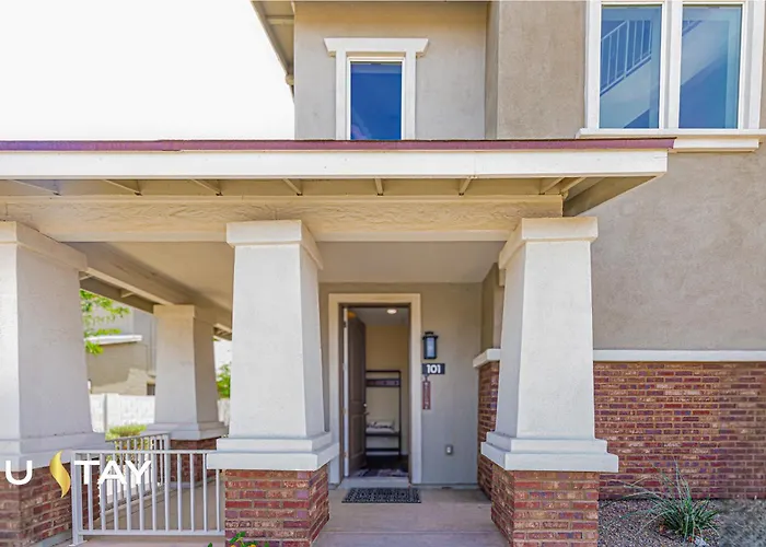 Downtown Mesa, Ground-floor Room, Night Security