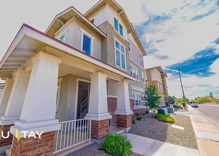 Downtown Mesa, Ground-floor Room, Night Security *
